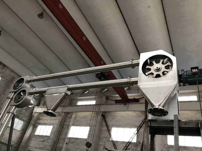 管鏈輸送機應用于精細化工、農藥礦石、建筑材料、食品工業(yè)等領(lǐng)域